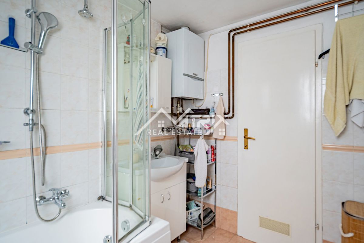 Appartement À vendre - OSJEČKO-BARANJSKA OSIJEK
