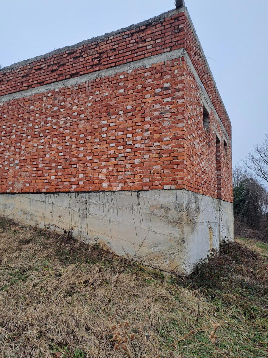 Maison À vendre - SISAČKO-MOSLAVAČKA GVOZD