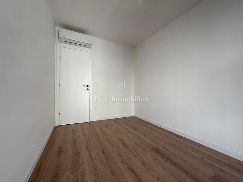 Apartment Zu verkaufen - SPLITSKO-DALMATINSKA MAKARSKA