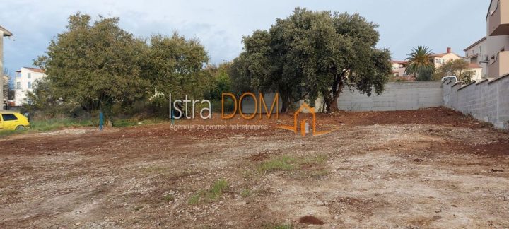 Grundstück zu verkaufen 760 m² – Ližnjan
