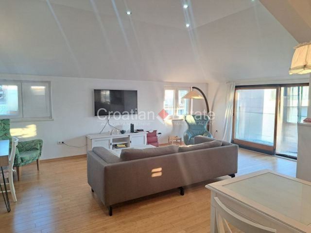 Apartmán k pronájmu 125 m² – Split