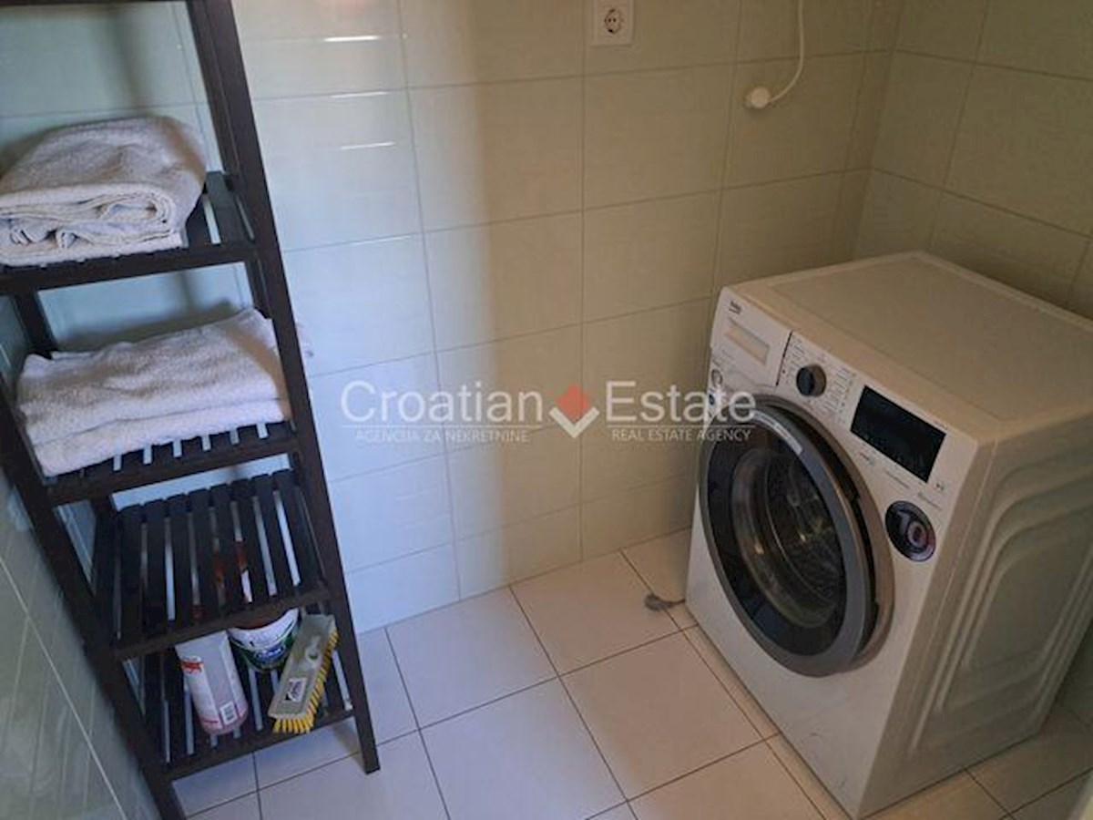 Appartement À louer - SPLITSKO-DALMATINSKA SPLIT