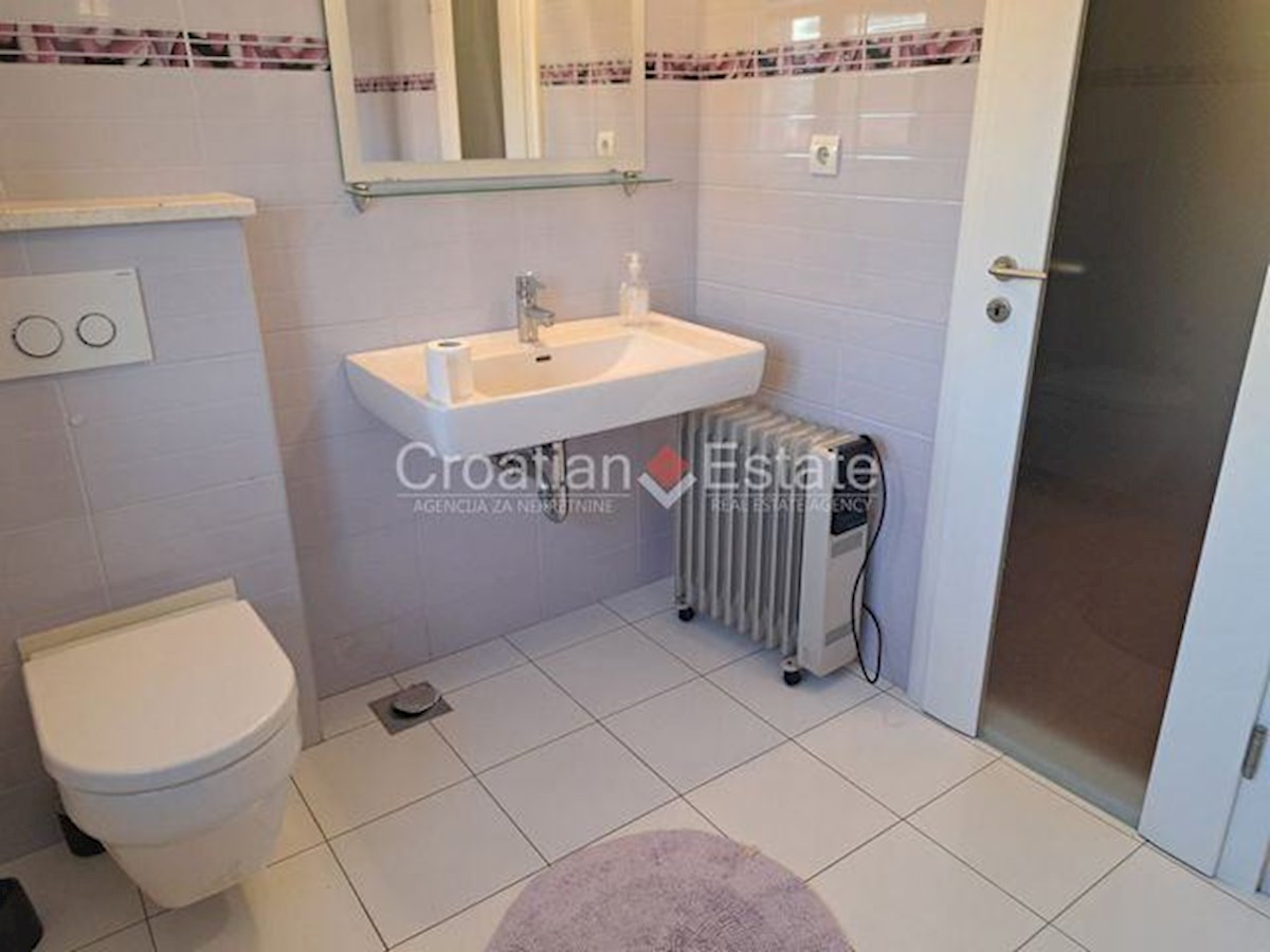 Appartement À louer - SPLITSKO-DALMATINSKA SPLIT