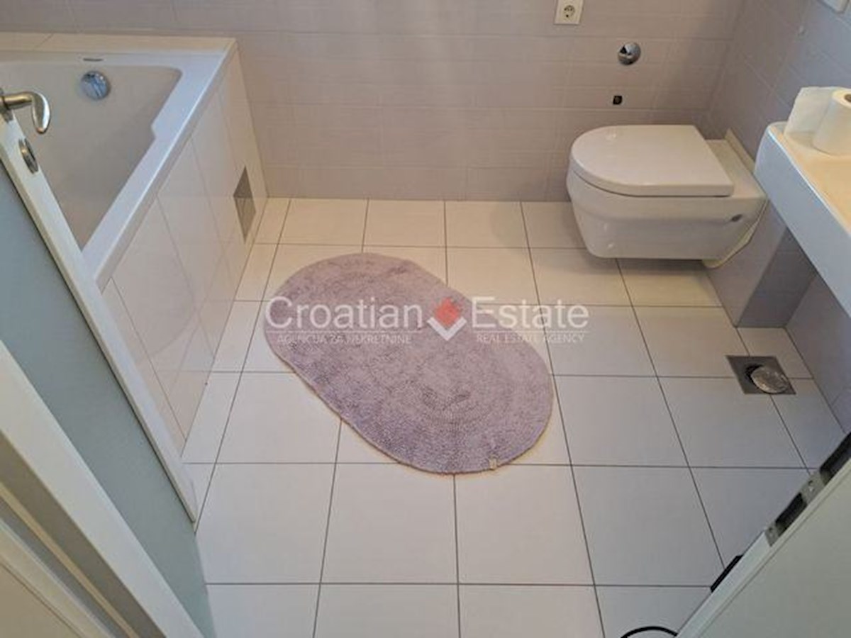 Appartement À louer - SPLITSKO-DALMATINSKA SPLIT