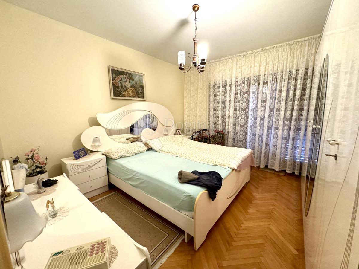 Kuća Na prodaju - PRIMORSKO-GORANSKA LOVRAN