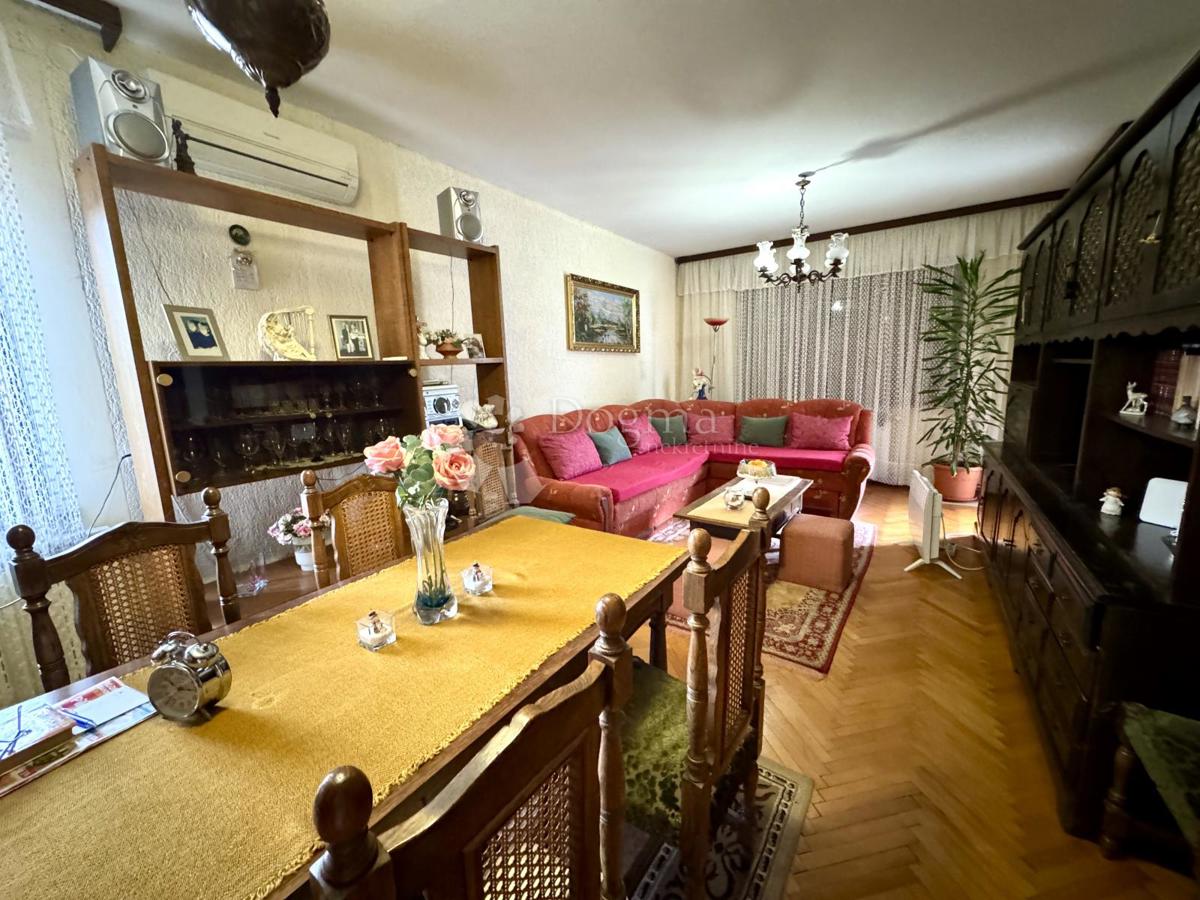 Kuća Na prodaju - PRIMORSKO-GORANSKA LOVRAN