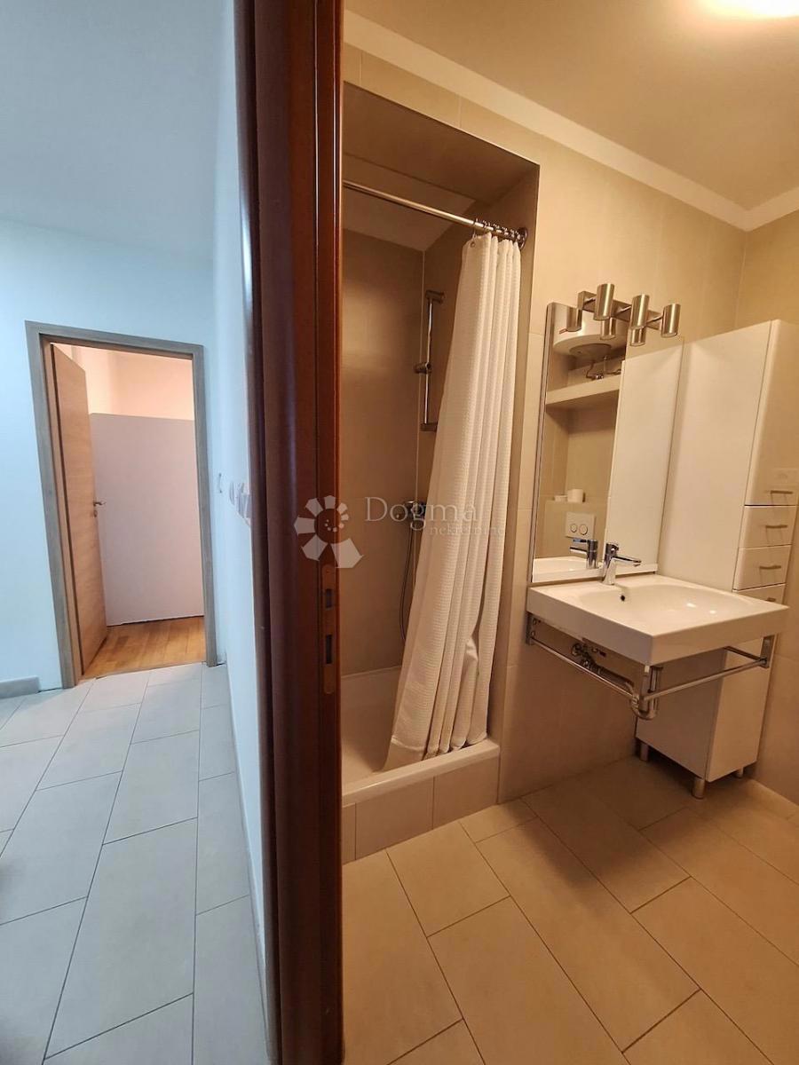 Appartement À vendre - SPLITSKO-DALMATINSKA PODSTRANA