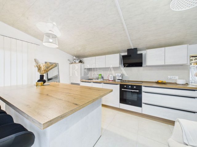 Kuća na prodaju 379 m² – Kastav