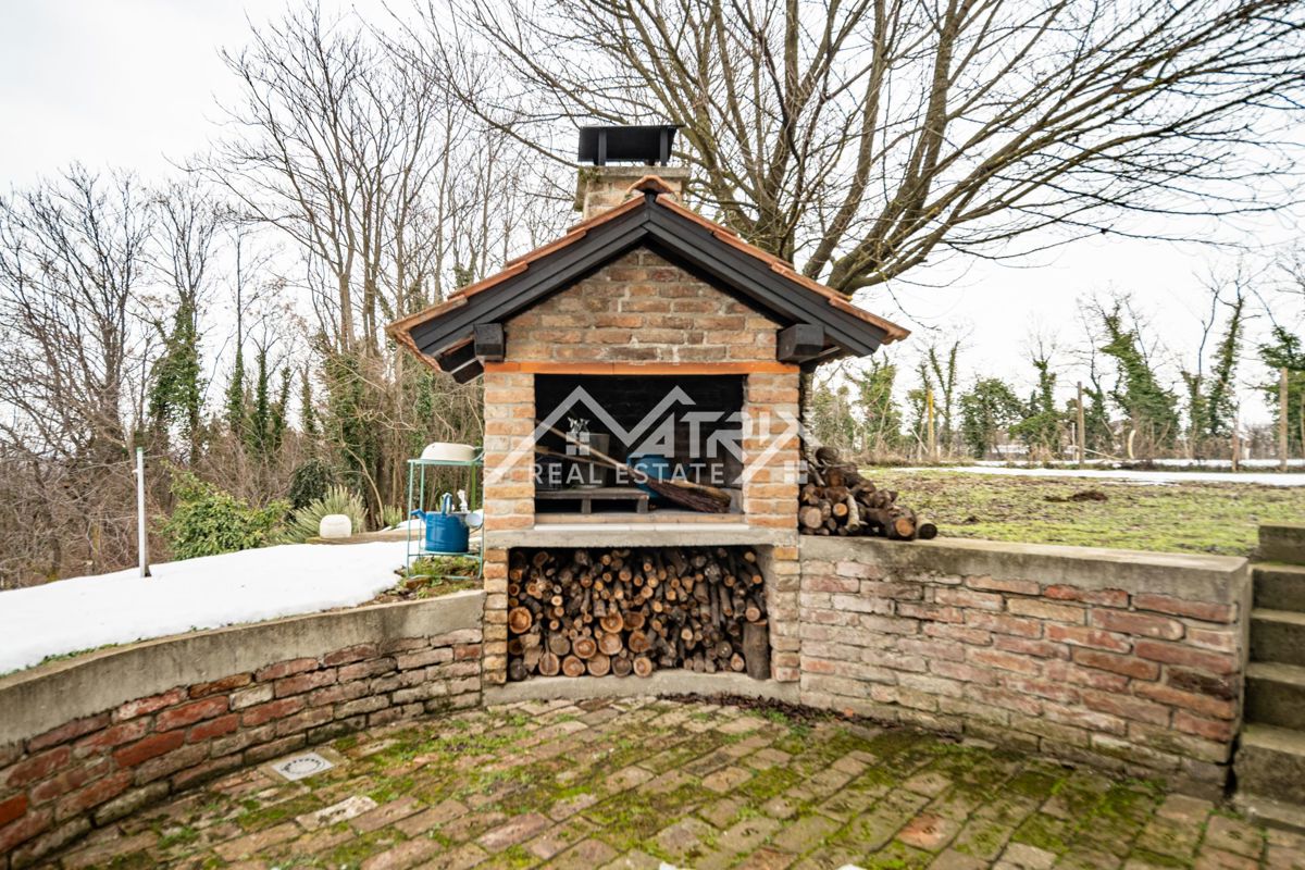 Haus Zu verkaufen - OSJEČKO-BARANJSKA ERDUT