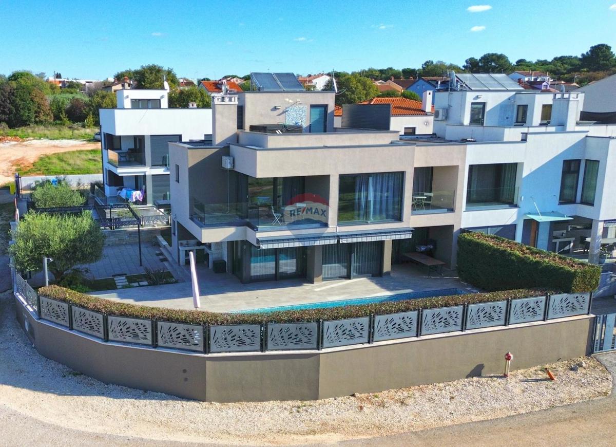 House For sale - Istarska Poreč - foto 1/35