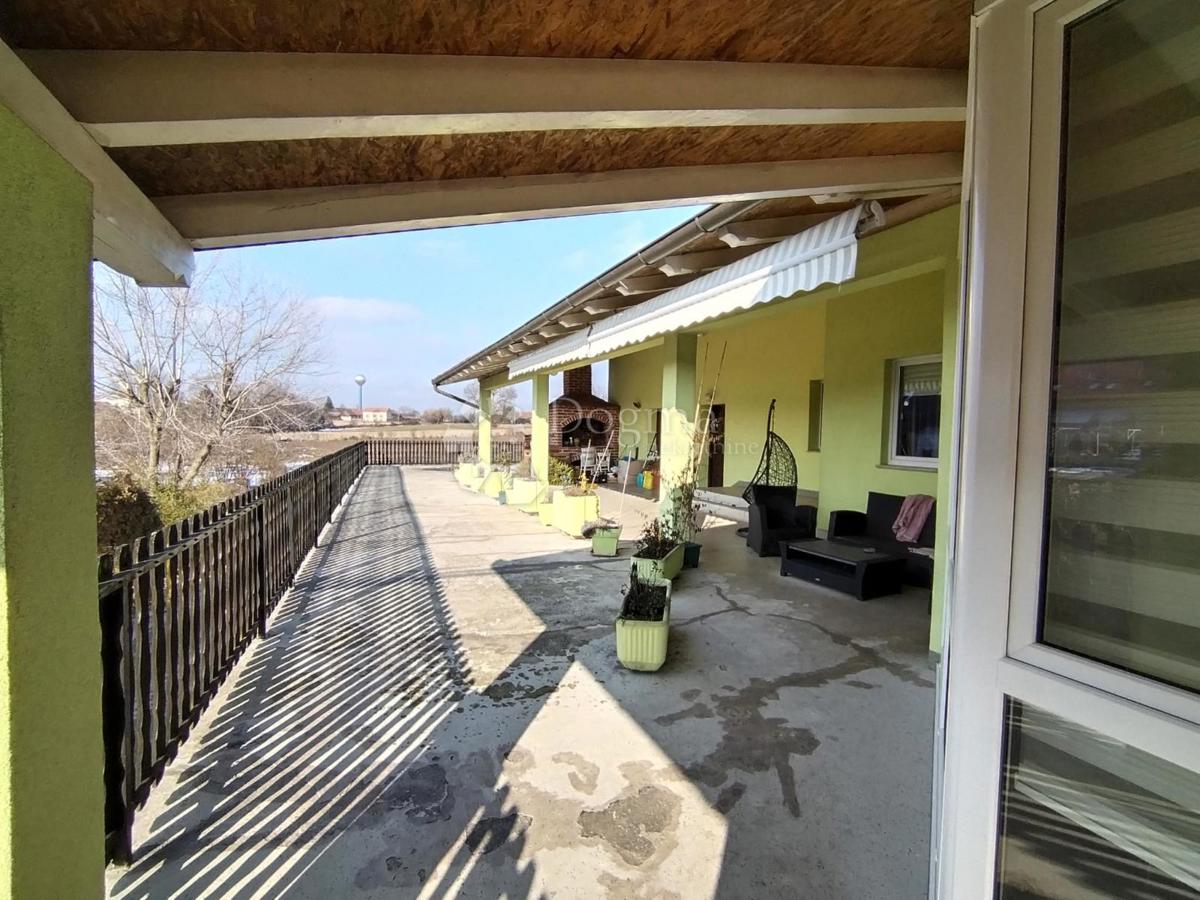 Maison À vendre - ZAGREBAČKA DUBRAVA