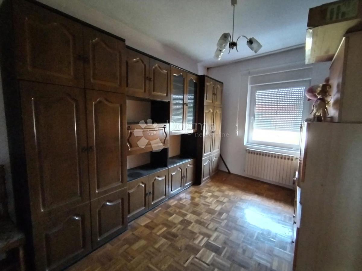 Maison À vendre - ZAGREBAČKA DUBRAVA