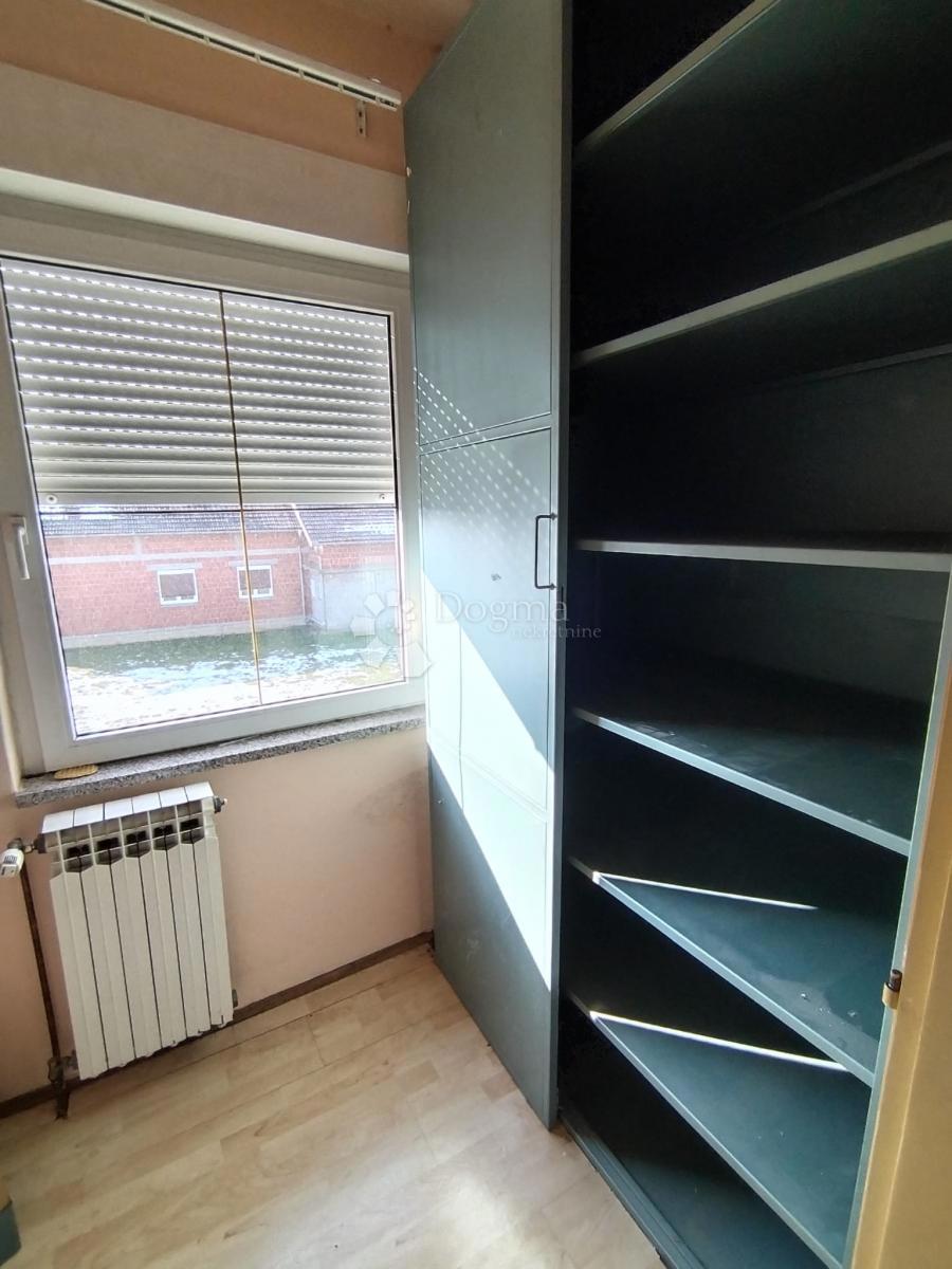 Maison À vendre - ZAGREBAČKA DUBRAVA