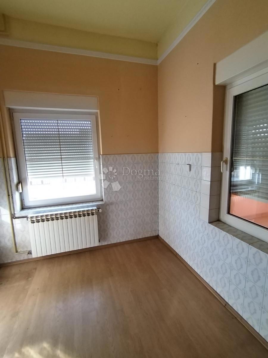 Maison À vendre - ZAGREBAČKA DUBRAVA
