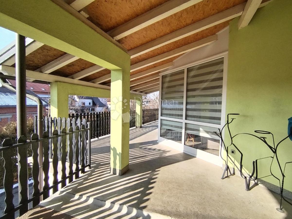 Maison À vendre - ZAGREBAČKA DUBRAVA