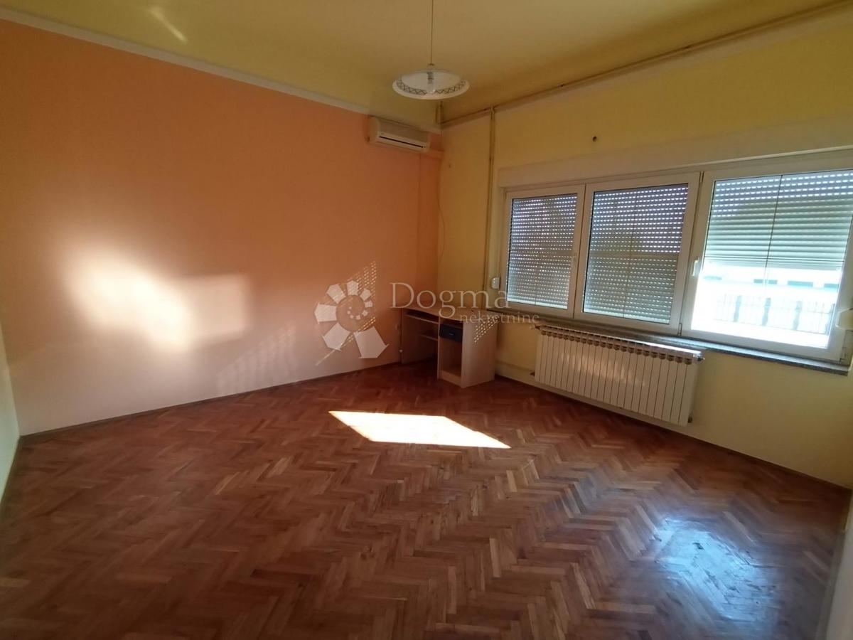 Maison À vendre - ZAGREBAČKA DUBRAVA