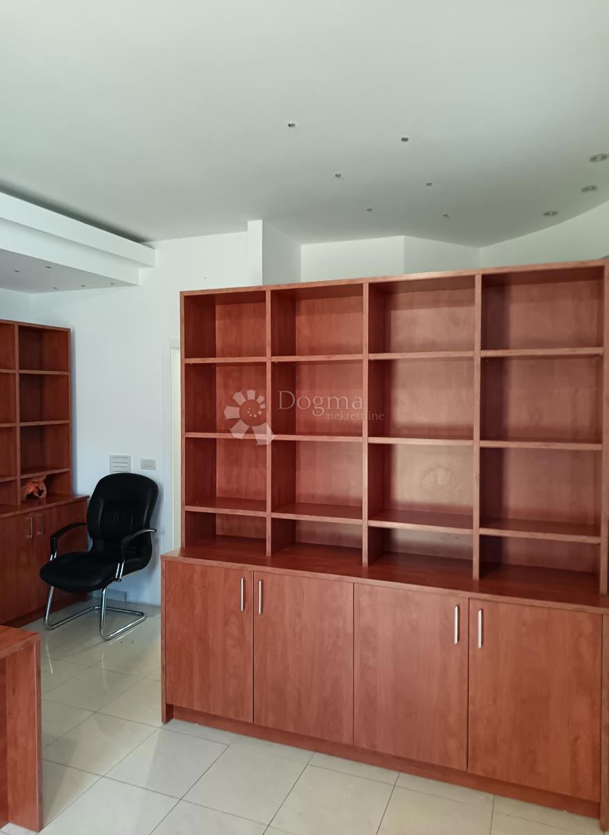 Lokal użytkowy Na sprzedaż - Splitsko-dalmatinska Makarska - foto 2/4