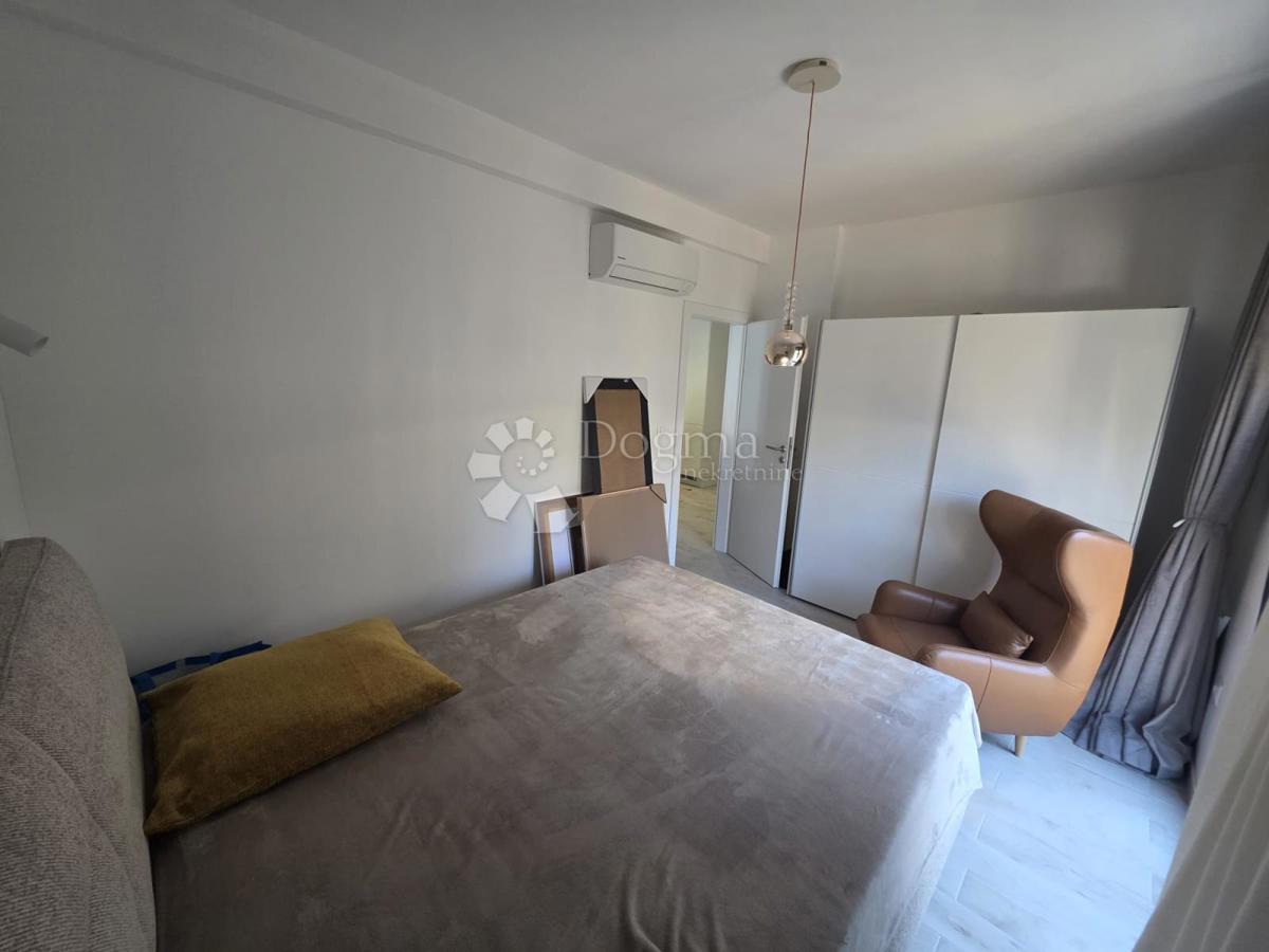 Apartment Zu verkaufen - ŠIBENSKO-KNINSKA ROGOZNICA