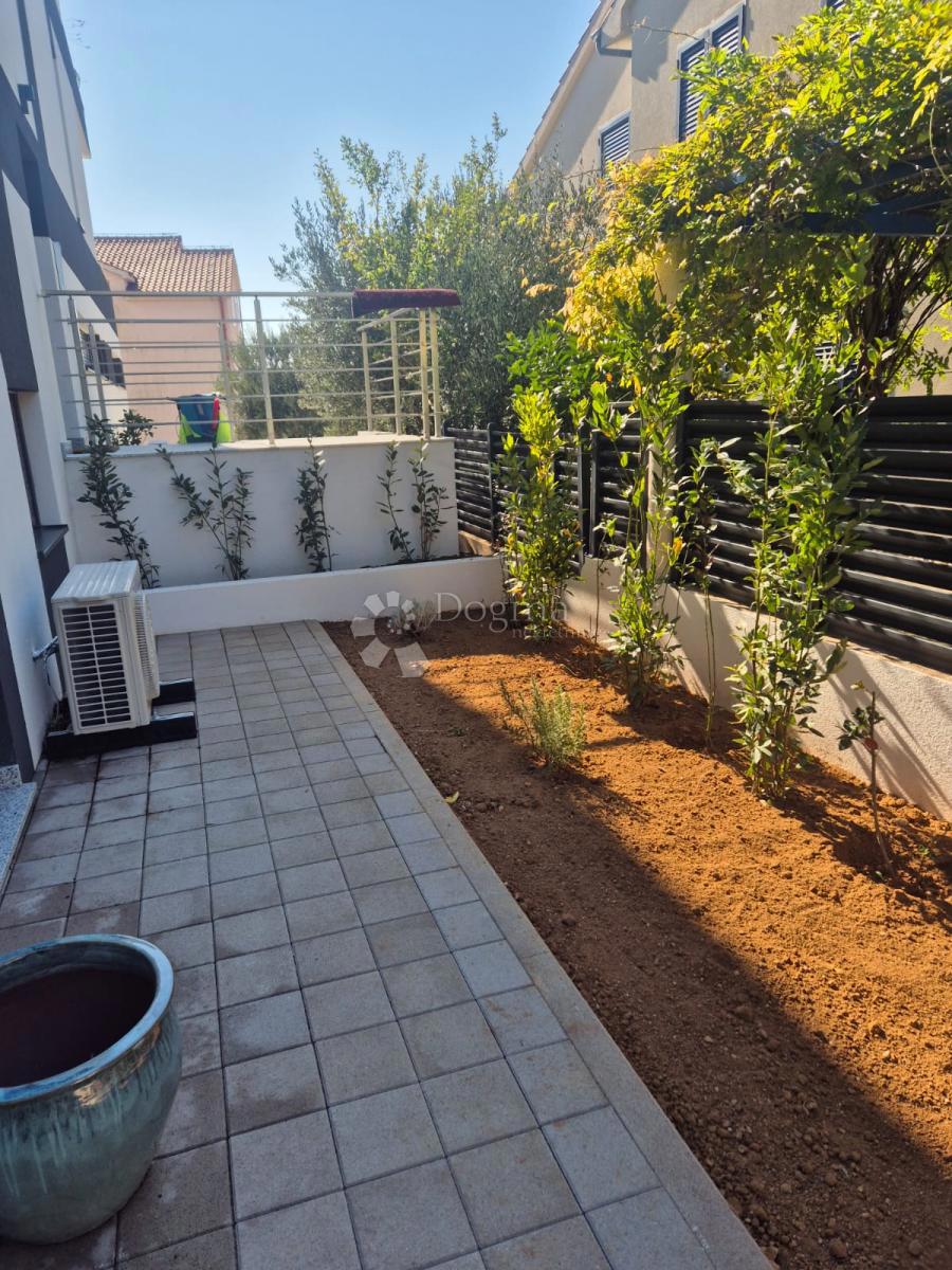 Apartment Zu verkaufen - ŠIBENSKO-KNINSKA ROGOZNICA