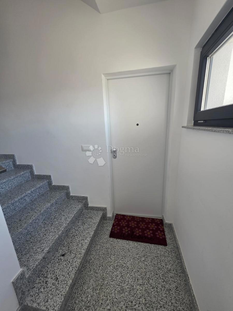 Apartment Zu verkaufen - ŠIBENSKO-KNINSKA ROGOZNICA
