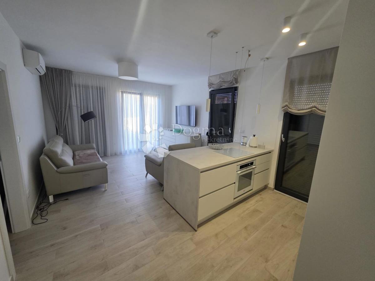 Apartment Zu verkaufen - ŠIBENSKO-KNINSKA ROGOZNICA