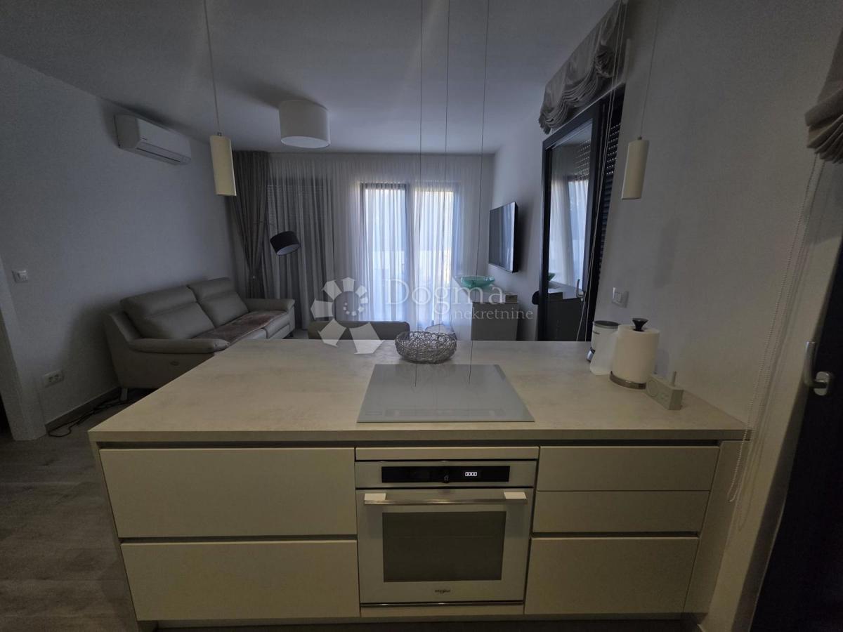 Apartment Zu verkaufen - ŠIBENSKO-KNINSKA ROGOZNICA