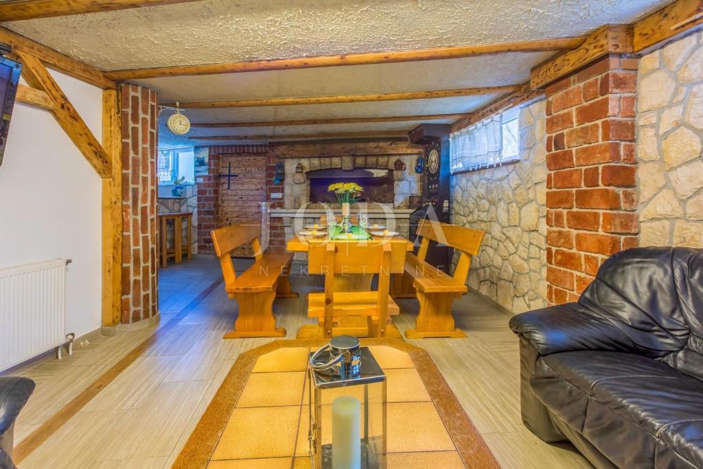 Kuća Na prodaju - PRIMORSKO-GORANSKA VINODOLSKA OPĆINA