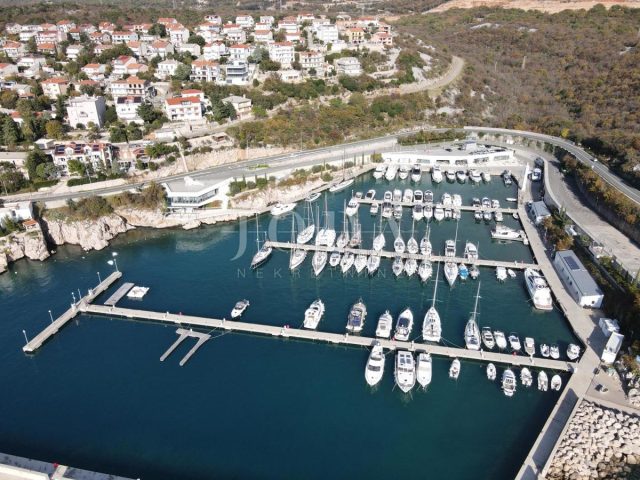 Poslovni prostori za najem 450 m² – Novi Vinodolski