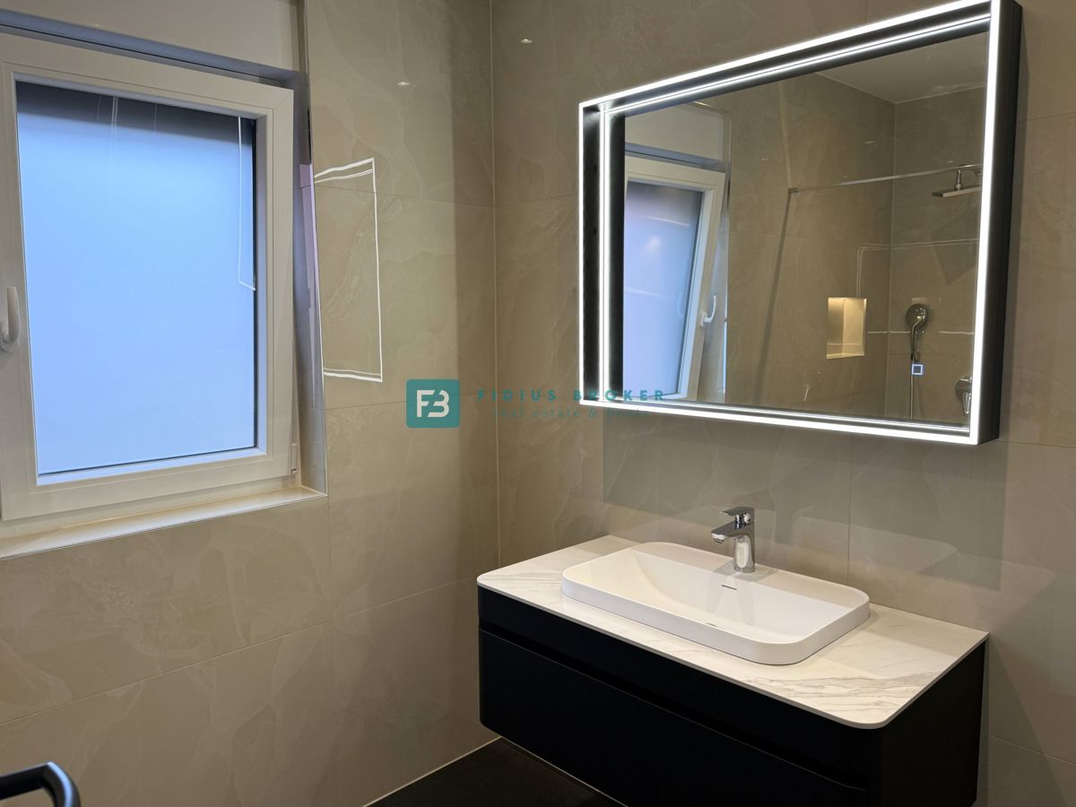 Flat For sale - ŠIBENSKO-KNINSKA VODICE
