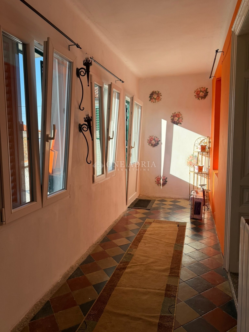Hiša Na predaj - PRIMORSKO-GORANSKA VINODOLSKA OPĆINA
