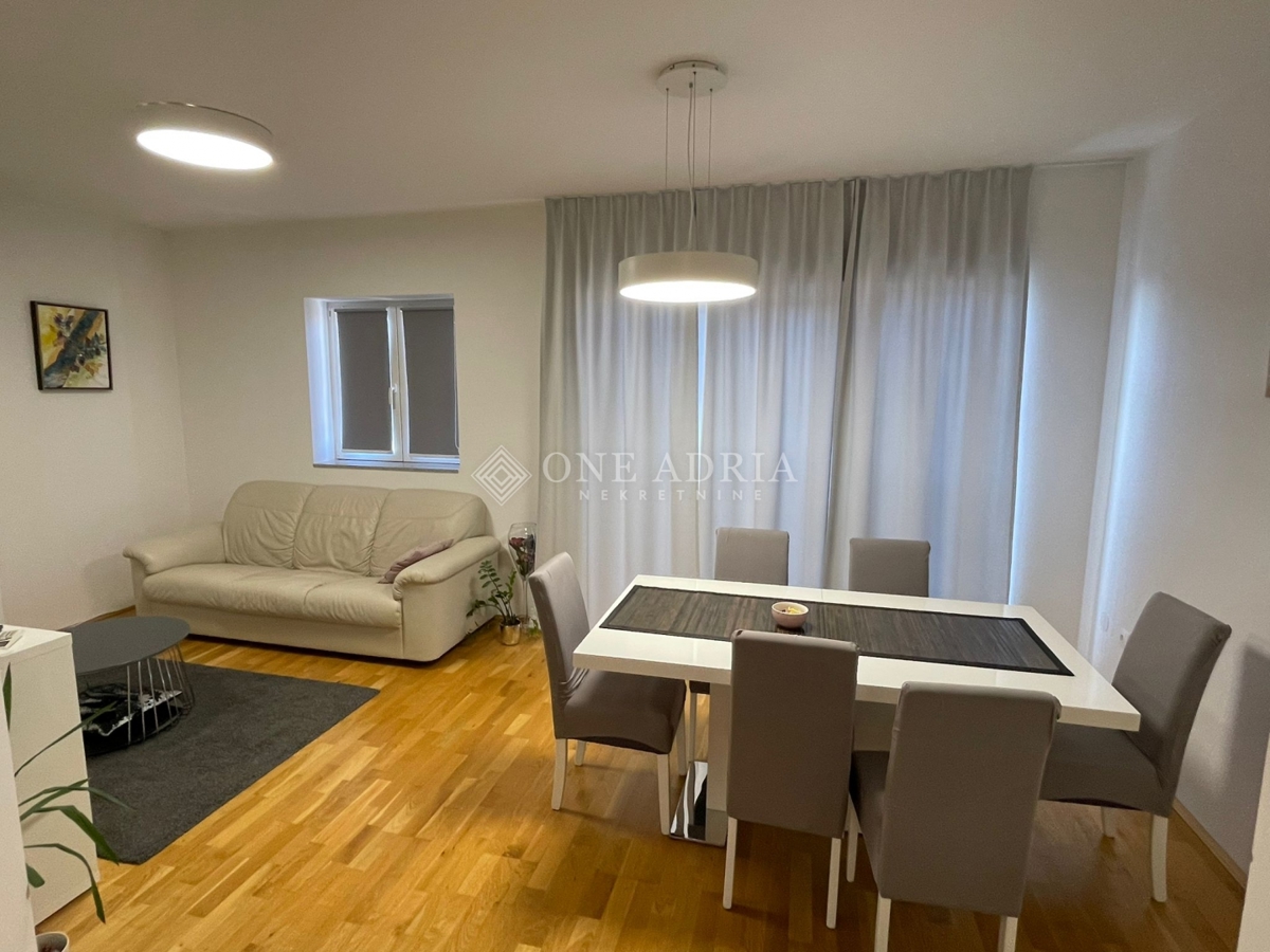 Appartamento In vendita - Primorsko-goranska Novi Vinodolski - foto 1/7