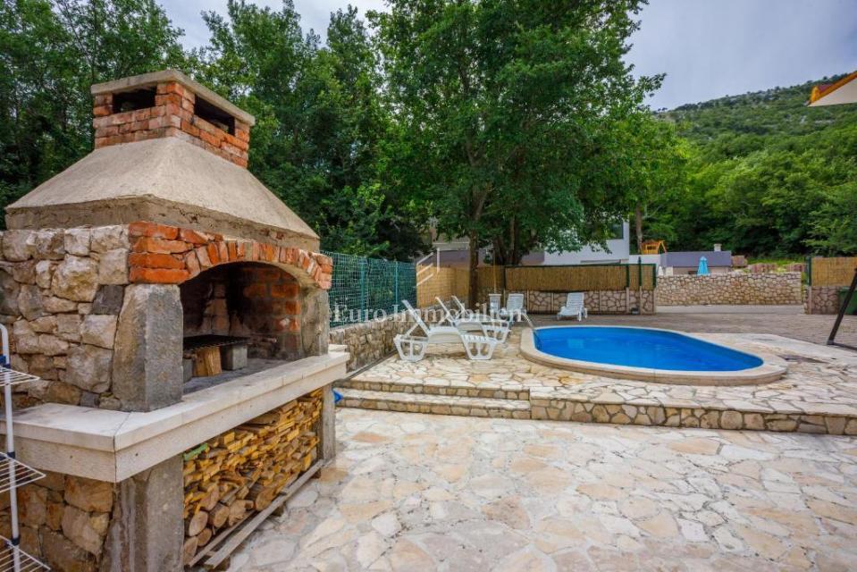 Hiša Na predaj - PRIMORSKO-GORANSKA VINODOLSKA OPĆINA