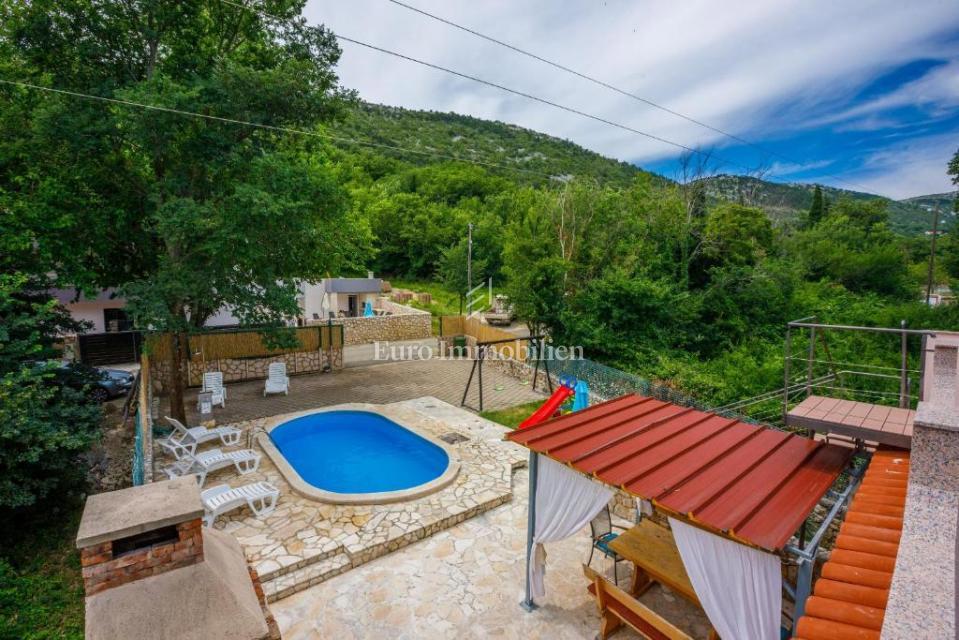 Hiša Na predaj - PRIMORSKO-GORANSKA VINODOLSKA OPĆINA