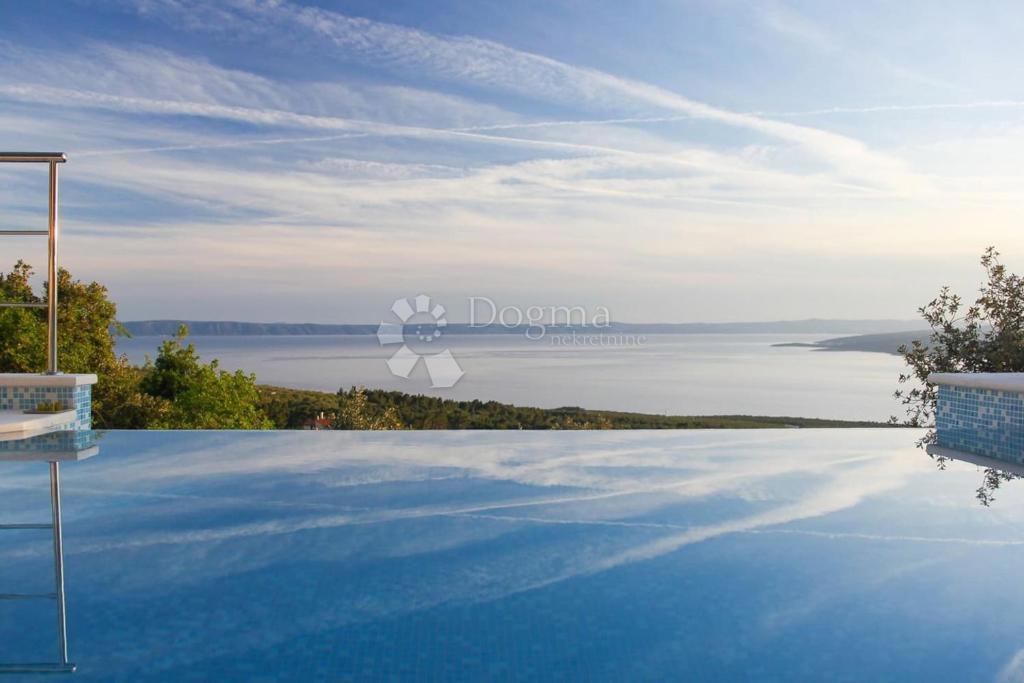 House For sale - SPLITSKO-DALMATINSKA BAŠKA VODA