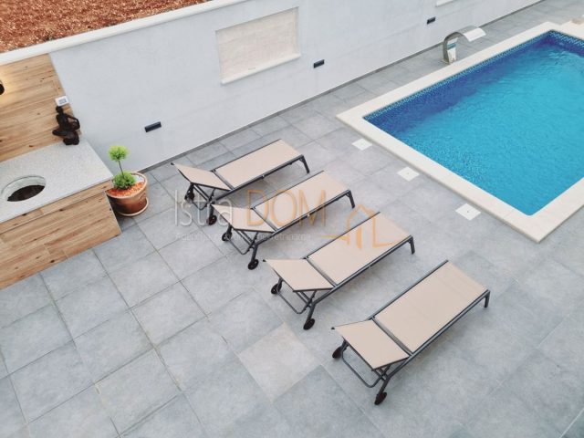 Haus Zu verkaufen - Istarska Vodnjan - foto 2/8