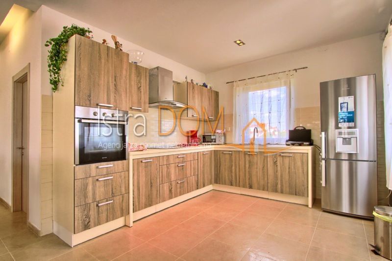 Haus Zu verkaufen - Istarska Svetvinčenat - foto 2/52