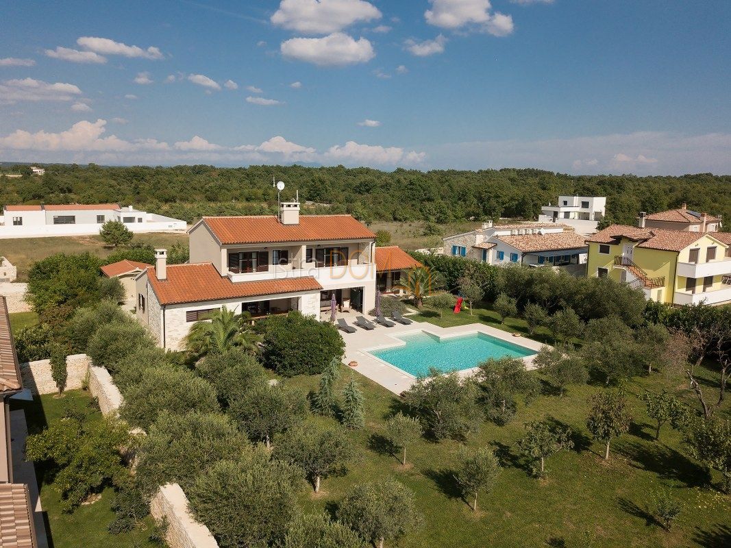 Casa In vendita - Istarska Svetvinčenat - foto 1/104