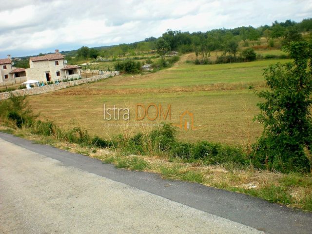Land for sale 2172 m² – Kanfanar