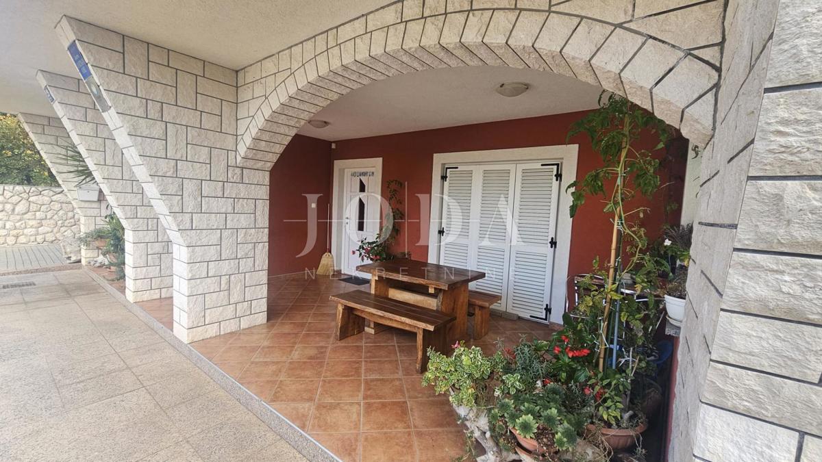 Stan Na prodaju - PRIMORSKO-GORANSKA CRIKVENICA