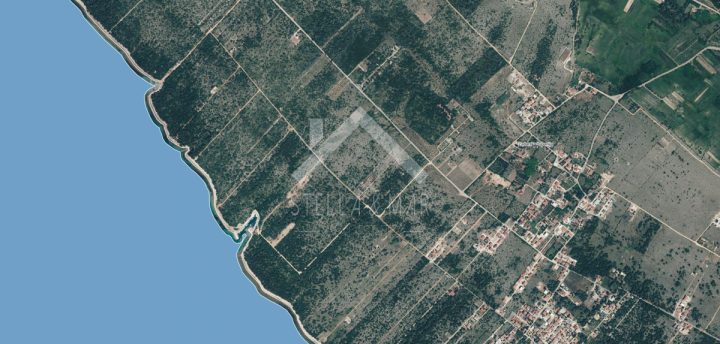 Terrain à vendre 600 m² – Vir