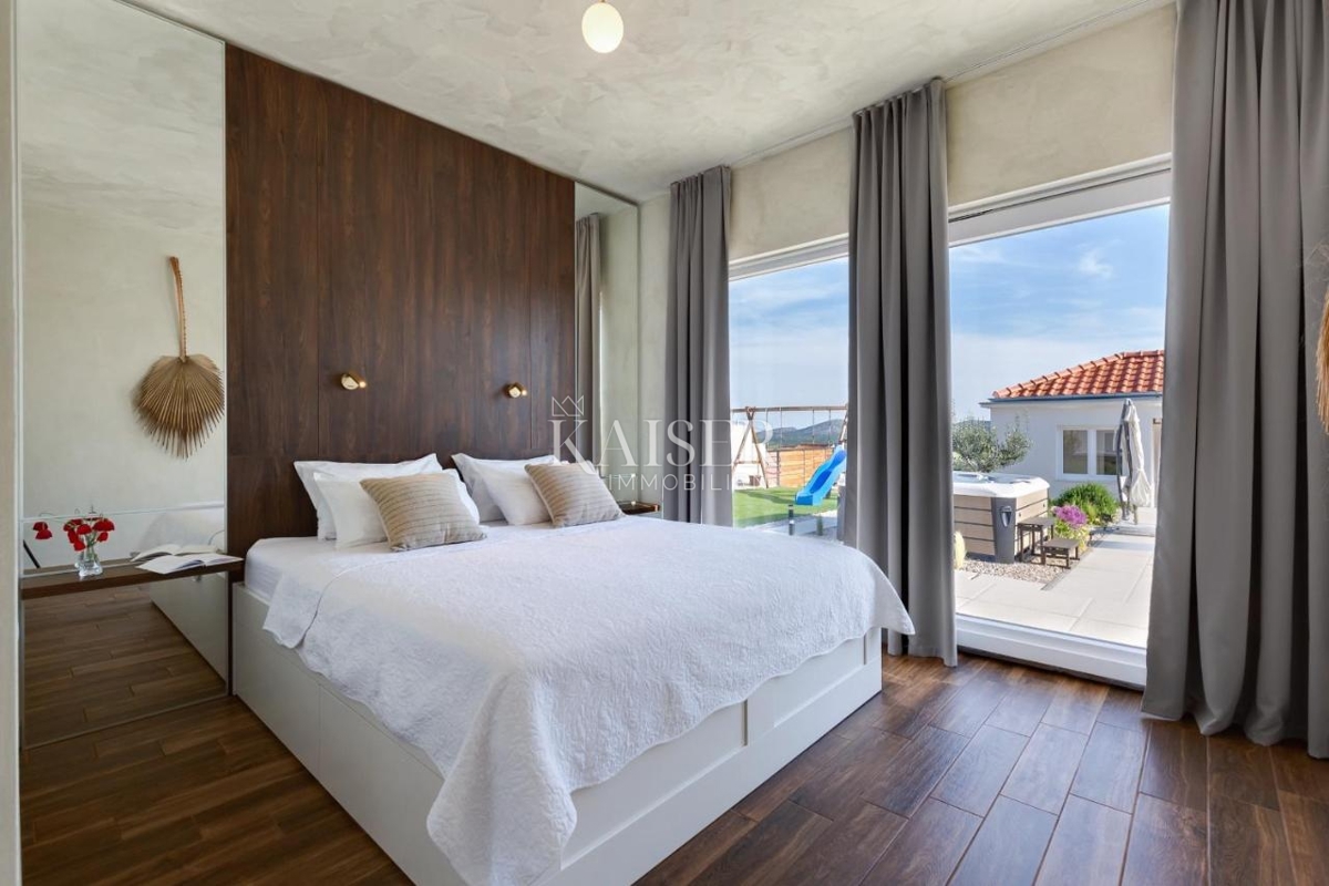 House For sale - ŠIBENSKO-KNINSKA ŠIBENIK
