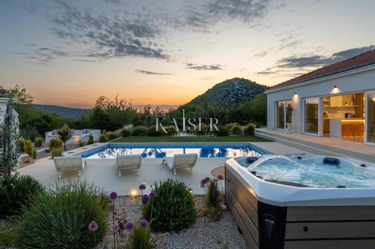House For sale - ŠIBENSKO-KNINSKA ŠIBENIK