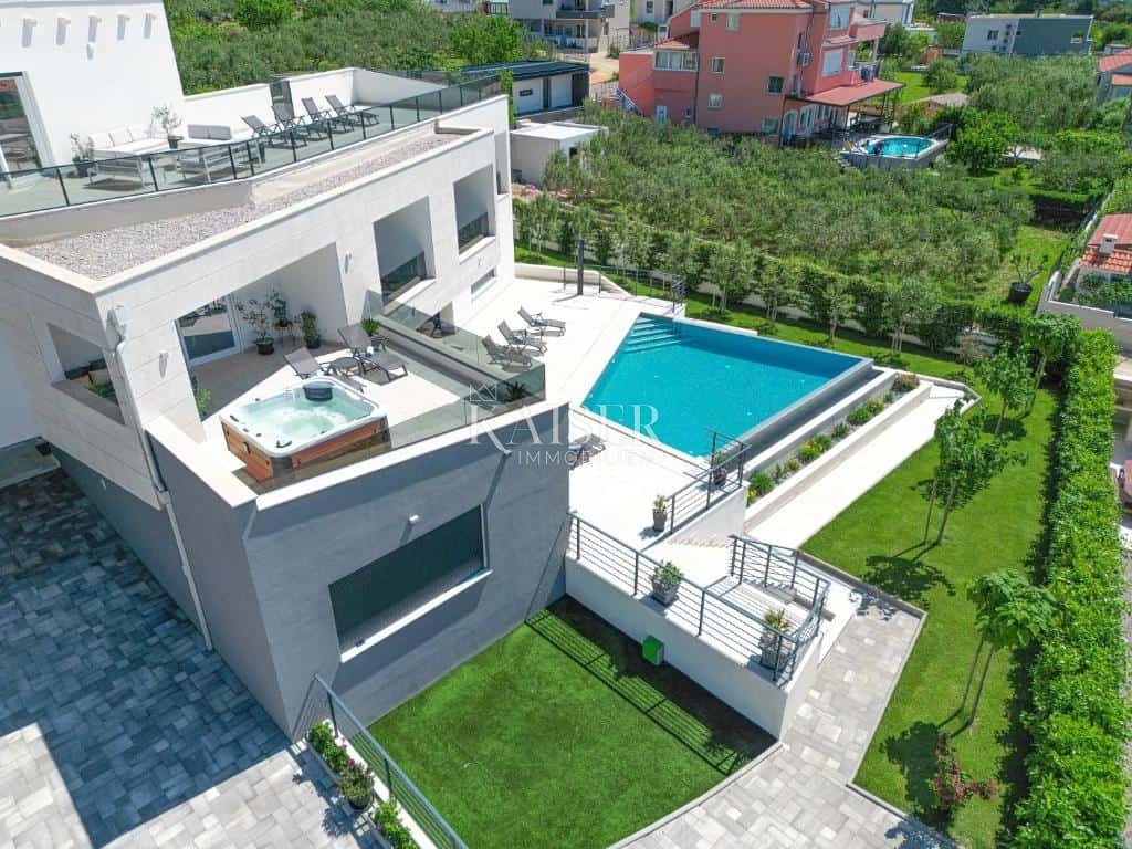 Casa In vendita - SPLITSKO-DALMATINSKA SPLIT