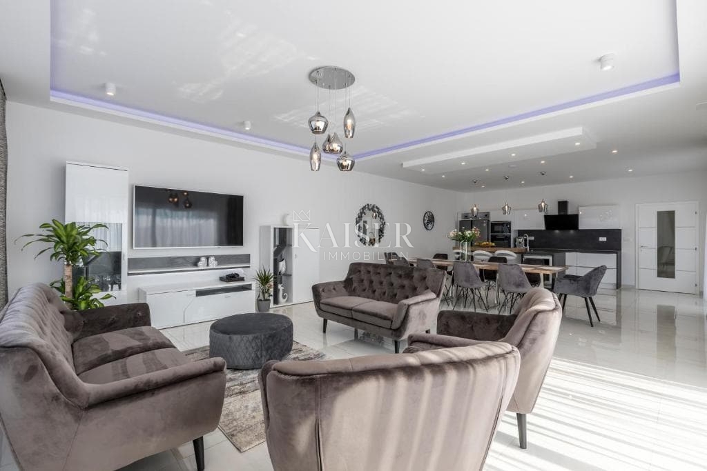 Casa In vendita - SPLITSKO-DALMATINSKA SPLIT