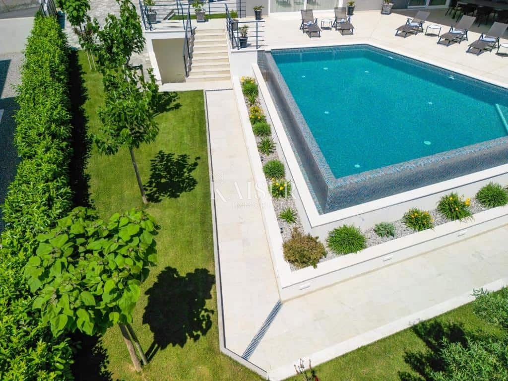 Casa In vendita - SPLITSKO-DALMATINSKA SPLIT