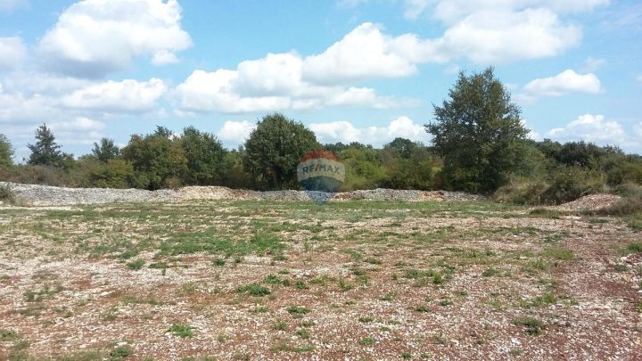 Terreno in vendita 3825 m² – Kanfanar