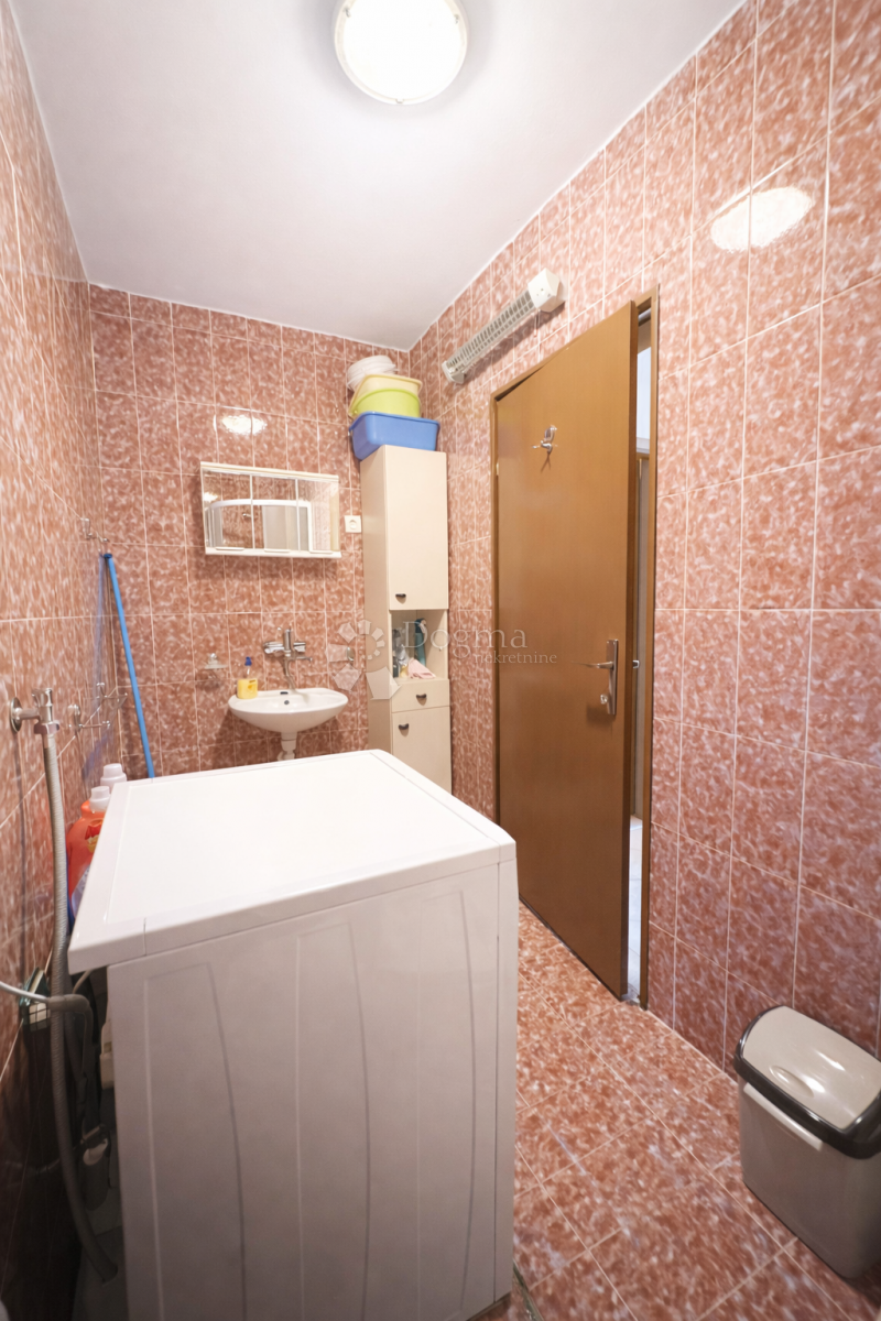 Appartement À vendre - ŠIBENSKO-KNINSKA TRIBUNJ