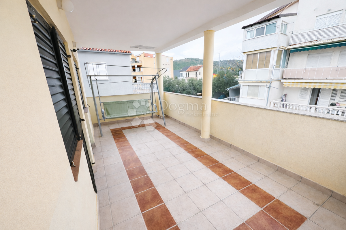 Appartement À vendre - ŠIBENSKO-KNINSKA TRIBUNJ
