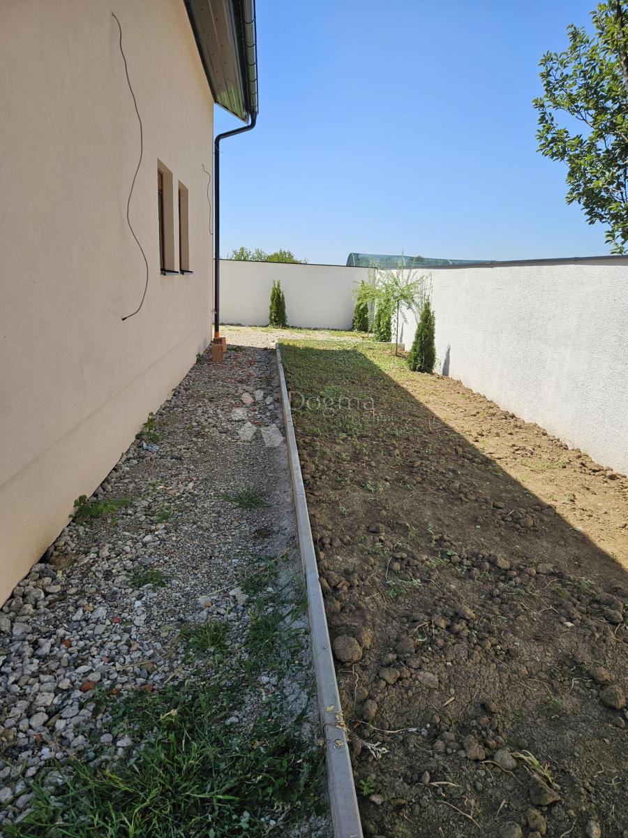 Kuća Na prodaju - OSJEČKO-BARANJSKA OSIJEK