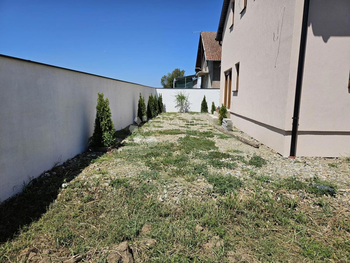 Kuća Na prodaju - OSJEČKO-BARANJSKA OSIJEK